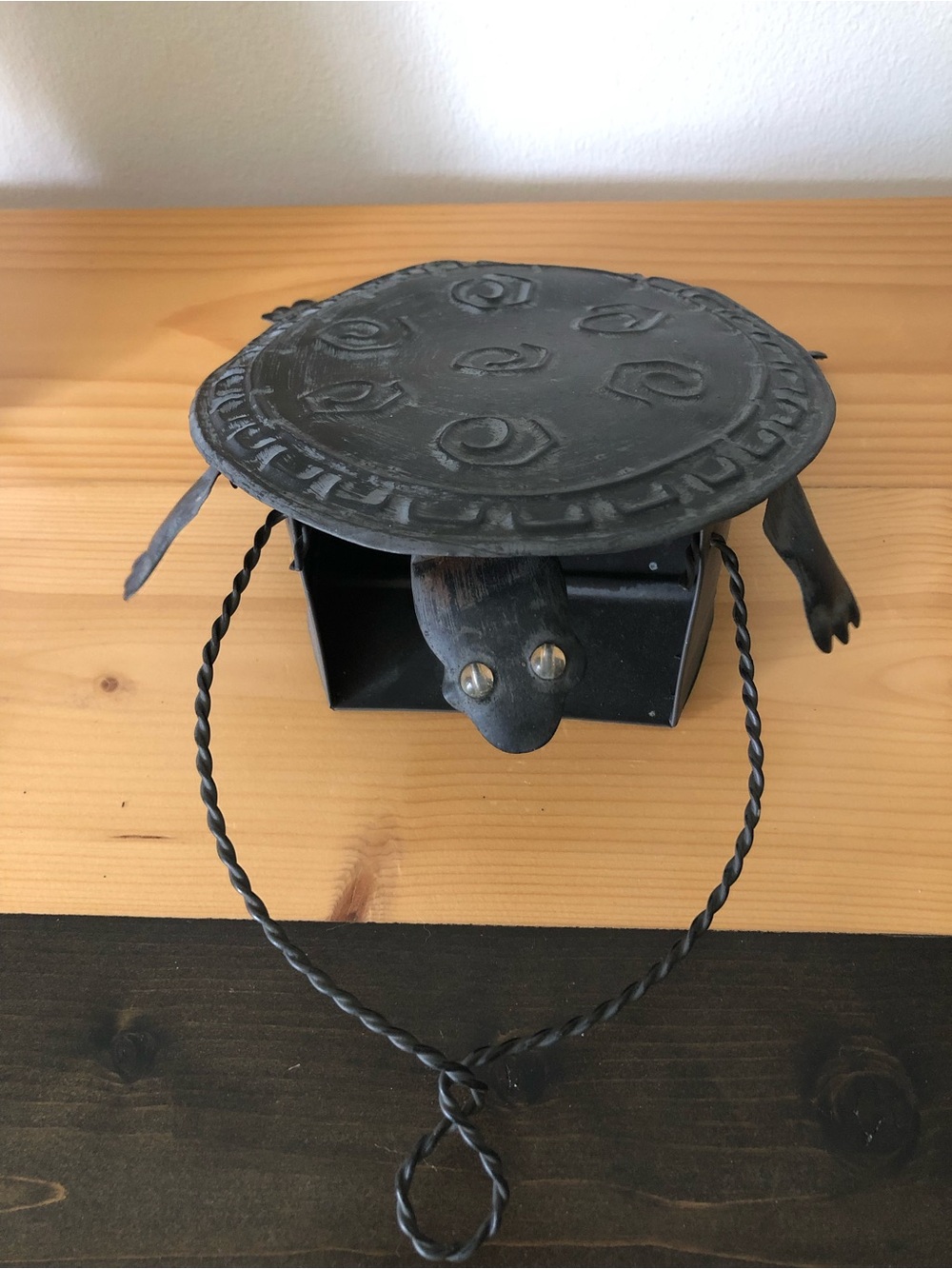 Vintage Metal Sea Turtle Hanging Wall Planter – Black Garden Art Pocket